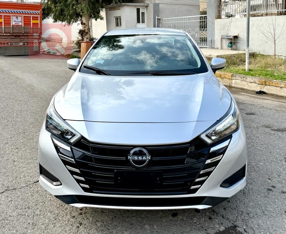 نيسان فيرسا